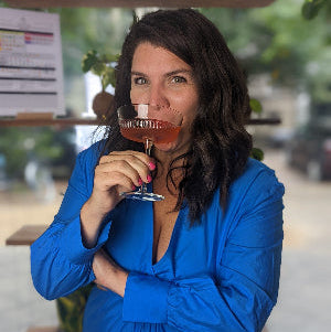 Visa de Vino Kelly Traveling Sommelier At Home Private Wine Tasting Events